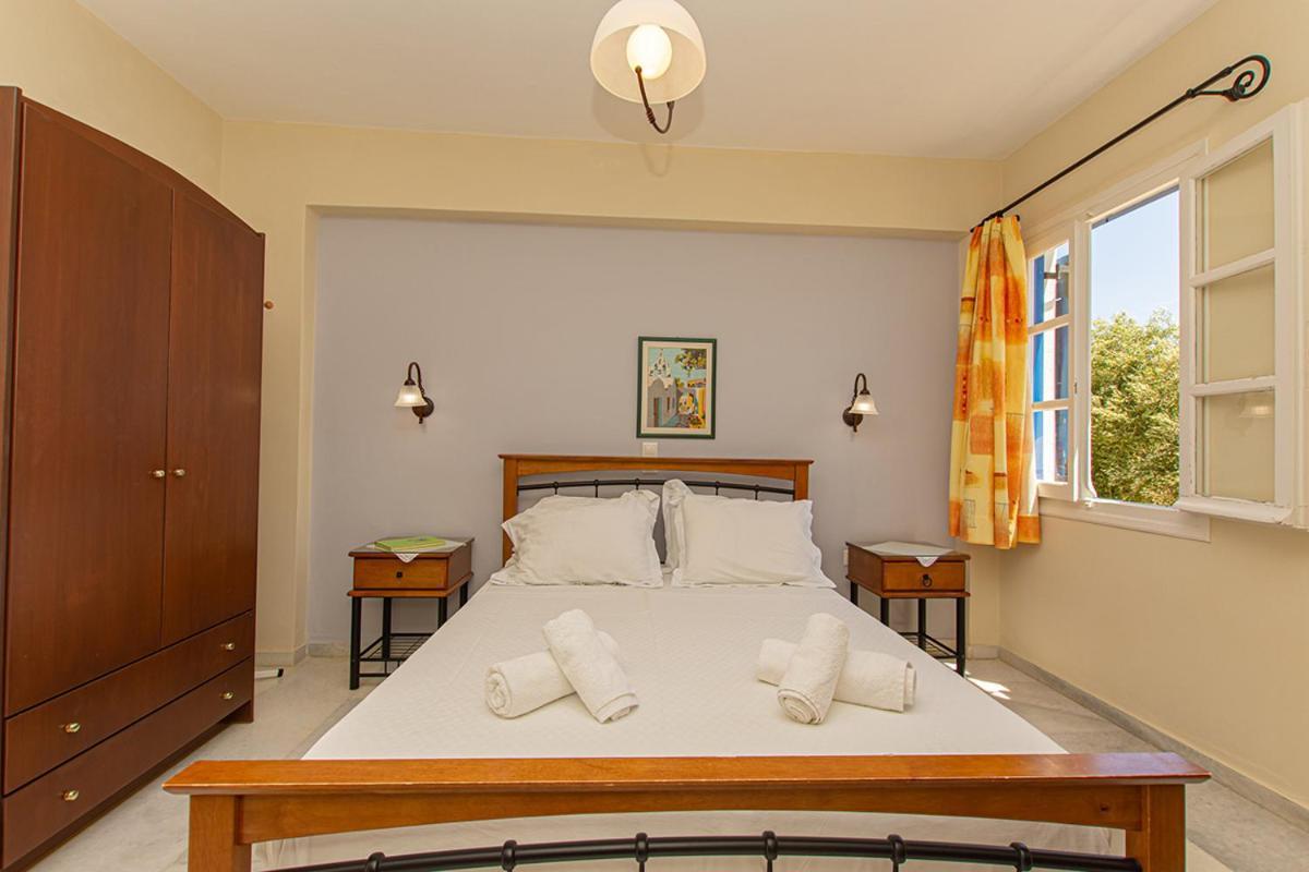 Maroussa Studios Agia Anna  Exteriör bild