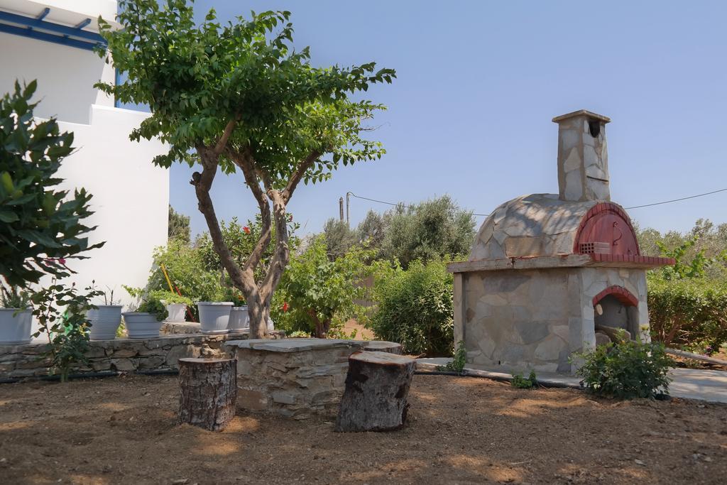 Maroussa Studios Agia Anna  Exteriör bild